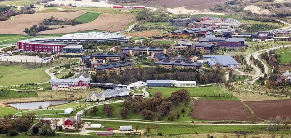 feature image of Is It a Buyer's or Seller's Market in Verona, Wisconsin? (December 2025)