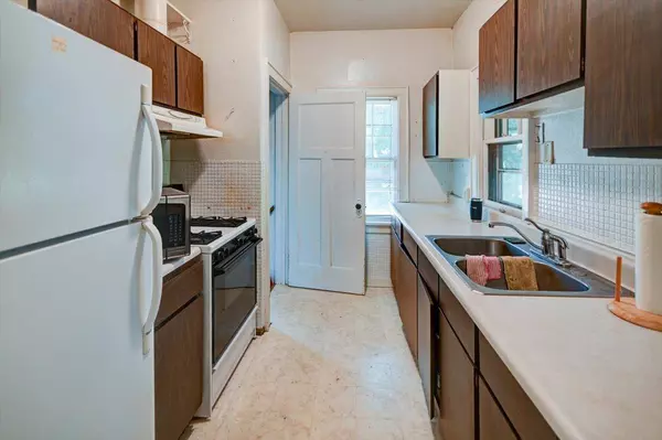 3238 Ridgeway Avenue, Madison, WI 53704