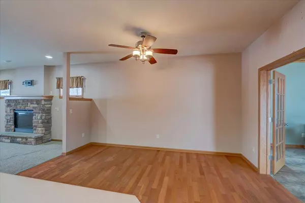 705 Prairie Lane, Mazomanie, WI 53560