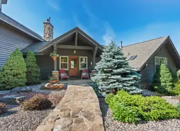 E9512 Freedom Rd, North Freedom, WI 53951-9508