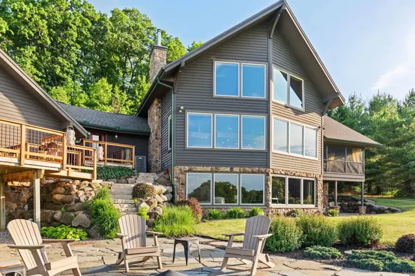 E9512 Freedom Road, North Freedom, WI 53951
