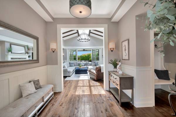 3651 Liggett Dr, San Diego, CA 92106-2167
