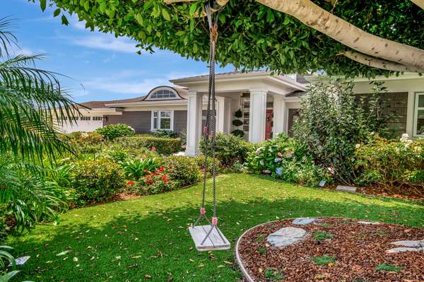 3651 Liggett Dr, San Diego, CA 92106-2167