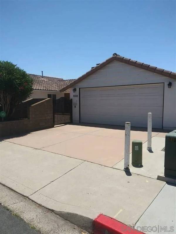 8888 N La Jolla Scenic Drive N, La Jolla, CA 92037