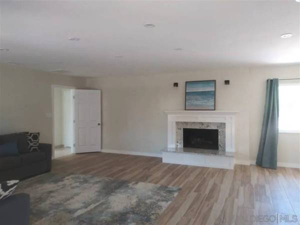 8888 N La Jolla Scenic Drive N, La Jolla, CA 92037