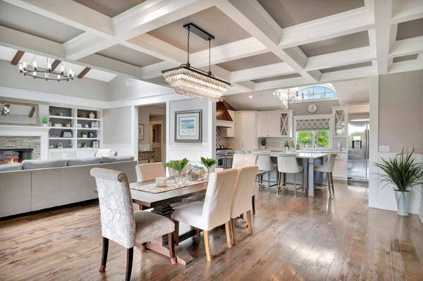 3651 Liggett Dr, San Diego, CA 92106-2167