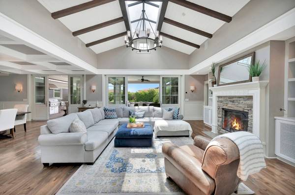 3651 Liggett Dr, San Diego, CA 92106-2167
