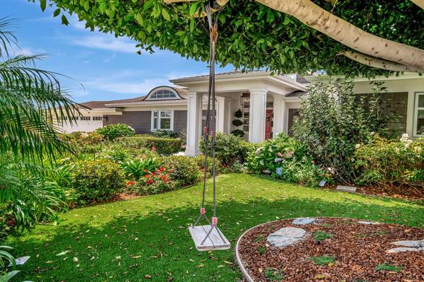 3651 Liggett Dr, San Diego, CA 92106-2167