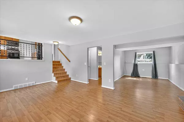 29205 E Nottingham Circle, Warren, MI 48092