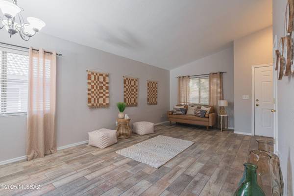 9536 N Scarlet Tanager Lane, Tucson, AZ 85742