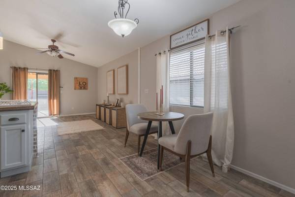 9536 N Scarlet Tanager Lane, Tucson, AZ 85742