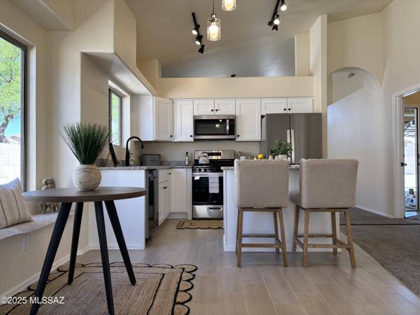 6159 W Sandburg Court, Tucson, AZ 85743