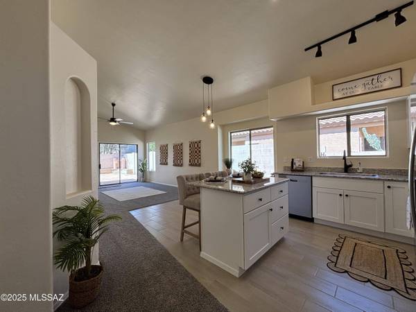 6159 W Sandburg Court, Tucson, AZ 85743