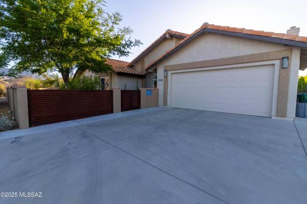 5750 W Placita Del Risco, Tucson, AZ 85745