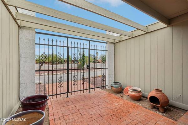 2811 W Maximilian Place, Tucson, AZ 85741