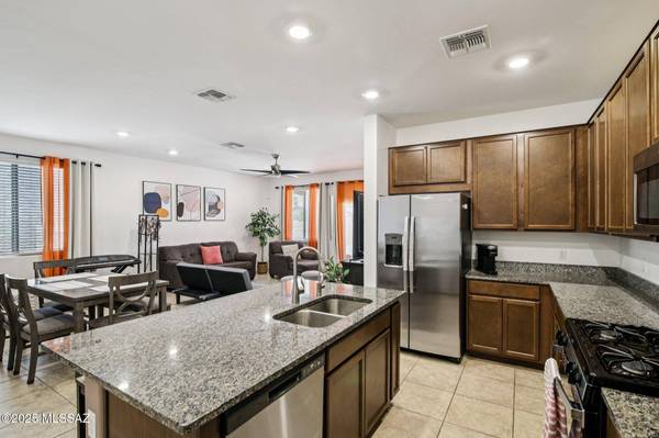 7803 S Sugarbend Drive, Tucson, AZ 85757