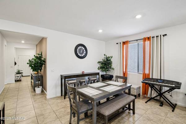 7803 S Sugarbend Drive, Tucson, AZ 85757