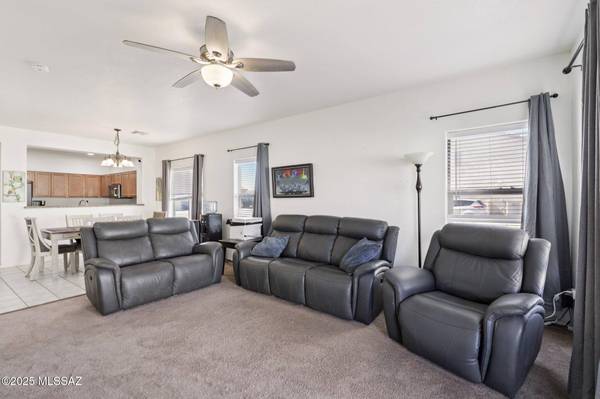 34695 S Discovery Lane, Red Rock, AZ 85145