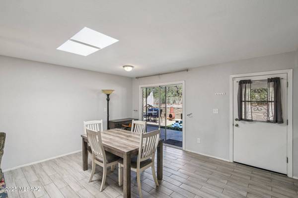 2439 N Shade Tree Circle, Tucson, AZ 85715