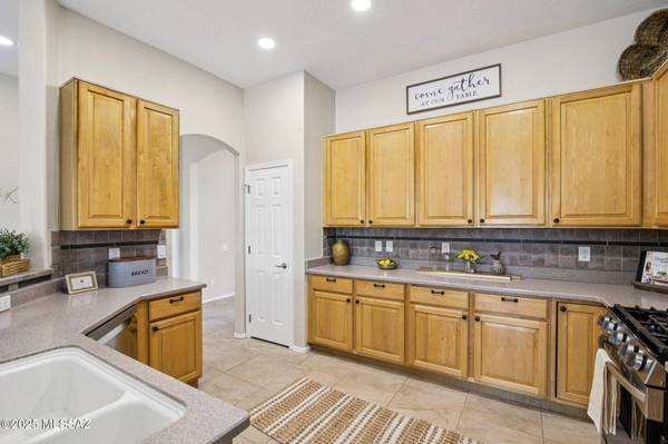 2453 W Hidden View Place, Tucson, AZ 85742