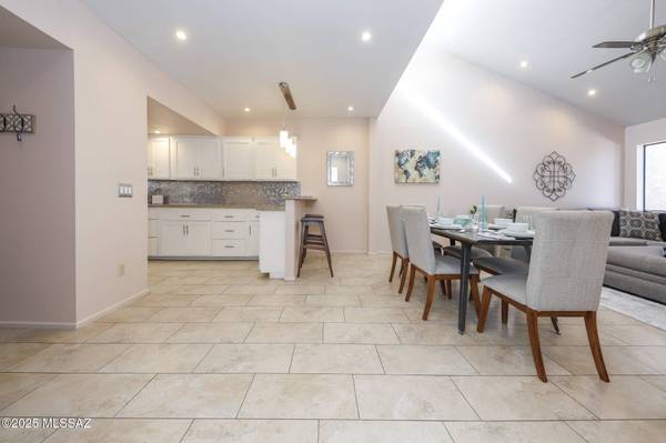 2835 E Weymouth Circle, Tucson, AZ 85716