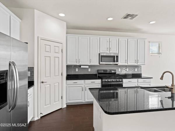 11309 W Stone Hearth Street, Marana, AZ 85658