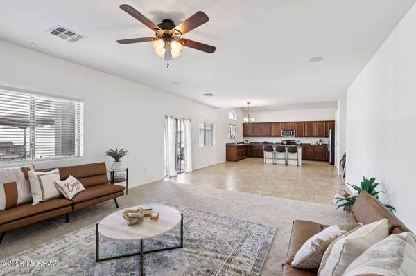 11372 W Smooth Pumice Street, Marana, AZ 85658