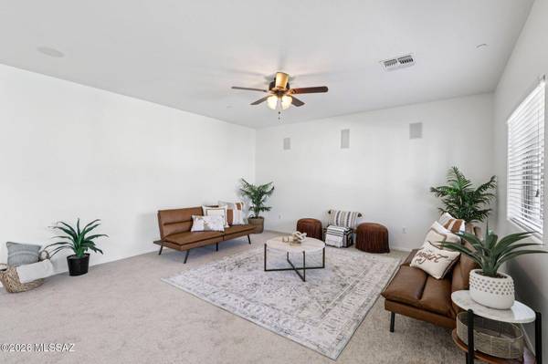 11372 W Smooth Pumice Street, Marana, AZ 85658