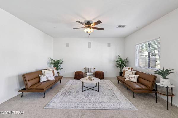 11372 W Smooth Pumice Street, Marana, AZ 85658