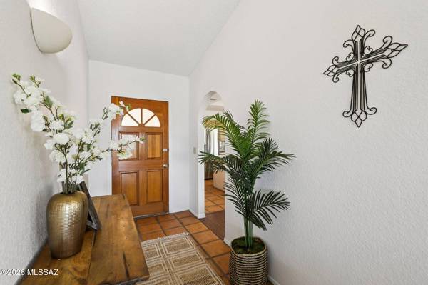 5720 W Placita Del Risco, Tucson, AZ 85745