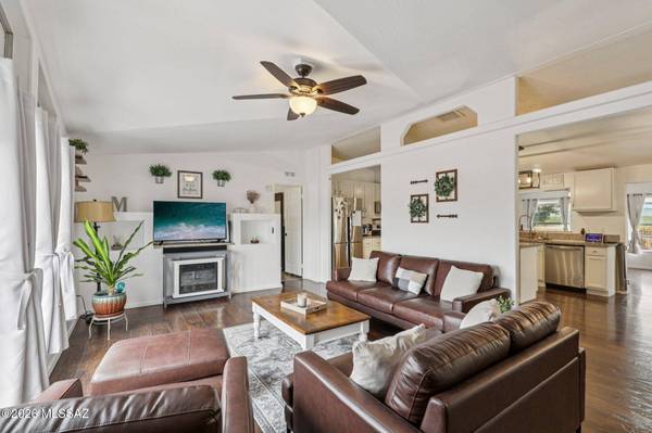 9811 N Sooner Lane, Marana, AZ 85653