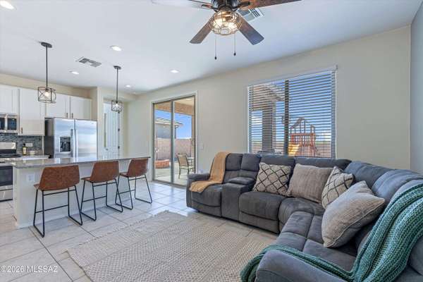 21727 E Holstein Way, Red Rock, AZ 85145