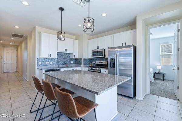 21727 E Holstein Way, Red Rock, AZ 85145