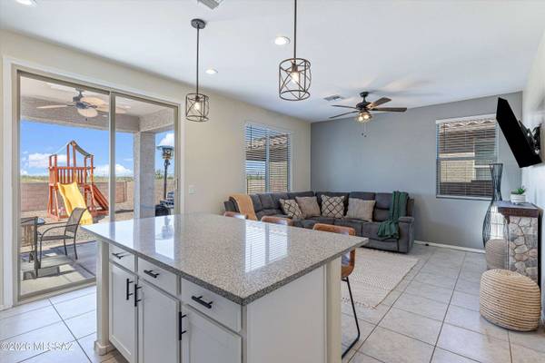 21727 E Holstein Way, Red Rock, AZ 85145