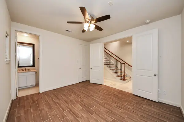 2061 Fannin STA N, Houston, TX 77045