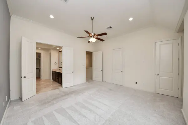 2061 Fannin STA N, Houston, TX 77045