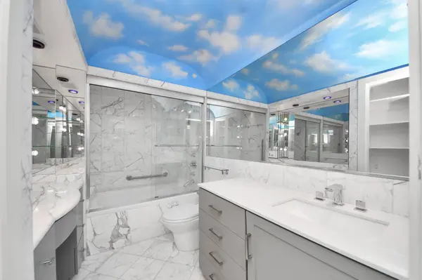 5050 Ambassador WAY #306, Houston, TX 77056