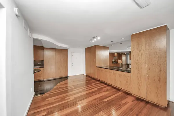 5050 Ambassador WAY #306, Houston, TX 77056