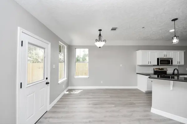 1105 E Kyle RD, Clute, TX 77531