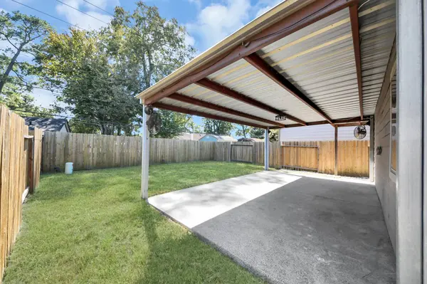 322 Emerald Thicket LN, Huffman, TX 77336