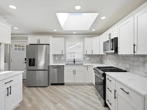 Ranch Houses for Sale in Royal Oak, MI Under $500000