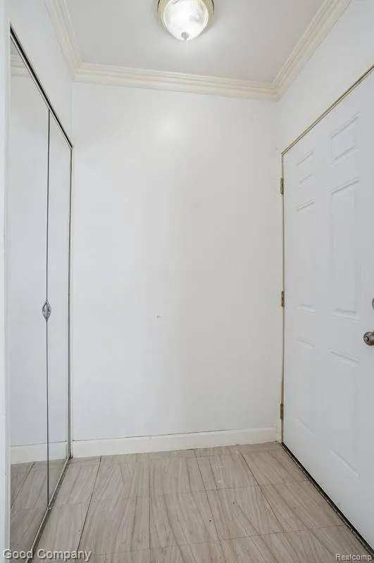 38128 Jamestown DR, Sterling Heights, MI 48312