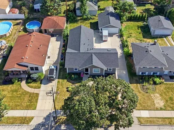 1112 Millard AVE, Royal Oak, MI 48073