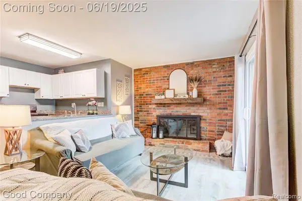 697 Hamlet Road, Auburn Hills, MI 48326