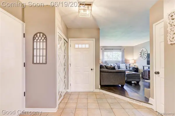 697 Hamlet Road, Auburn Hills, MI 48326