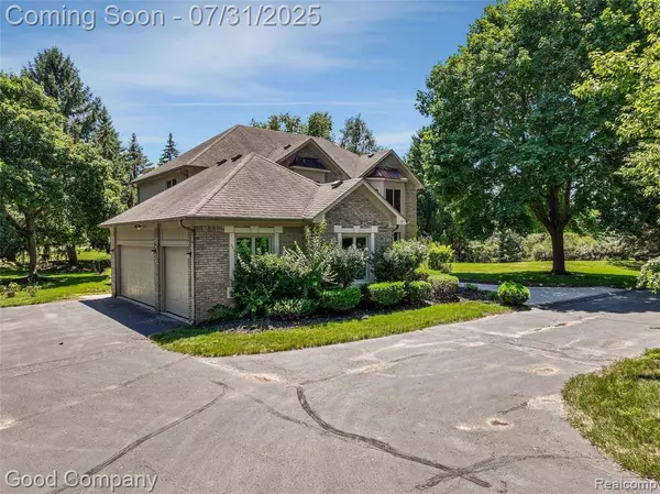 801 Shrewsbury Drive, Orion Twp, MI 48348