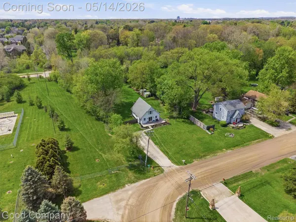 3392 Grant RD, Rochester Hills, MI 48309