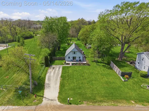 3392 Grant RD, Rochester Hills, MI 48309