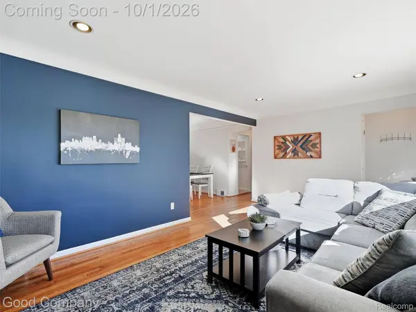 724 S Gainsborough AVE, Royal Oak, MI 48067
