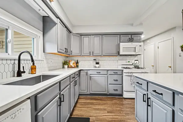 5728 Ethelwin Ave NE, Belmont, MI 49306-9755